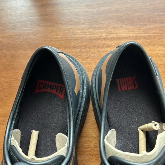 BNIB Cmper Twins - Picture 2 of 6